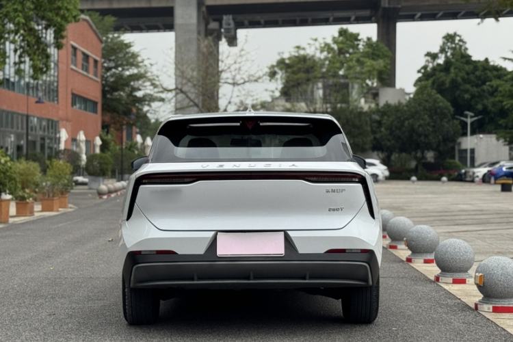 Used Venucia V 2022 260T Custom Edition · Idol Exterior 4