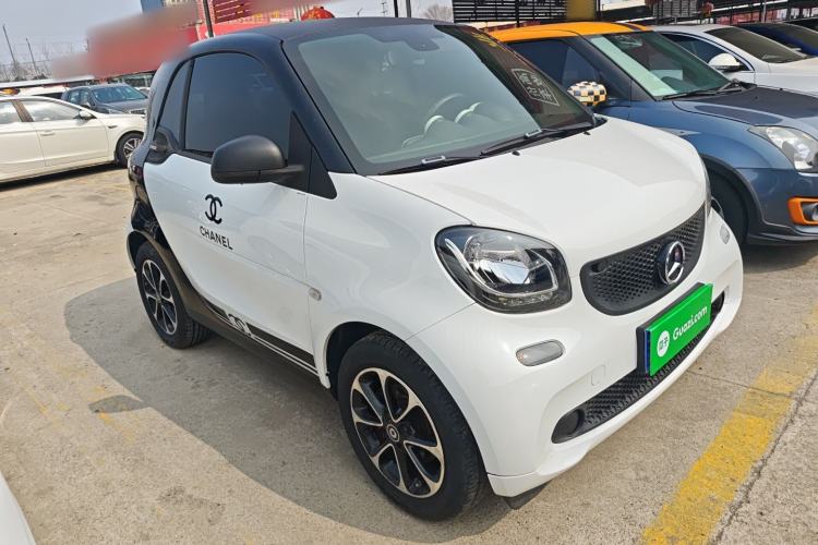 Used smart fortwo 2015 1.0L 52 kW hardtop Dynamic version
