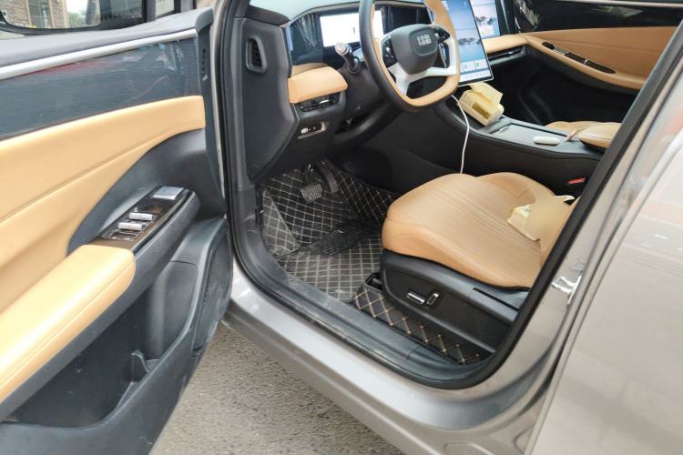 Used Geely Galaxy L7 2024 1.5T 115 km PLUS Dragon Edition
