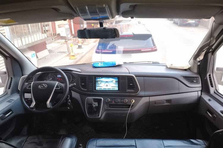 Used SAIC MAXUS Xintu V80 2023 2.0T Manual Classic Aoyuntong Long Wheelbase Mid-Height 6/7/8/9-Seater
