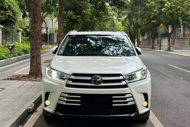 Used Toyota Highlander 2018 2.0T Two-Wheel-Drive Luxury Edition 7 Seats Emission Standard China V Exterior 4