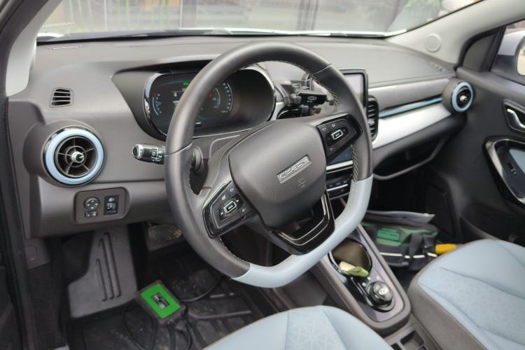 Used Chery QQ Little Ant 2022 Revised Version Sweet Pink Edition Half-Sugar Version Lithium Iron Phosphate 30.7 kWh 30 kW 301 km Steering Wheel