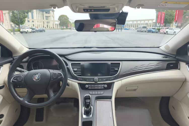Used Buick LaCrosse 2022 Avenir Avia First Edition Interior 2