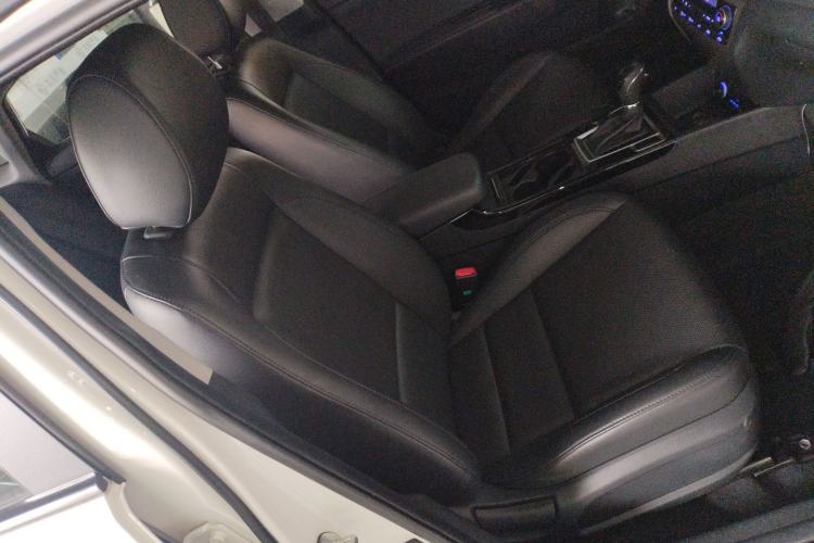 Used Hyundai Mistra 2014 1.8L Automatic Smart GLS Right Front Seat