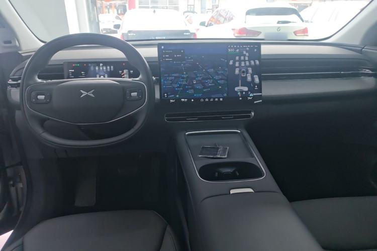 Used XPeng G6 2025 625 Long-Range Max Flagship Edition Center Console