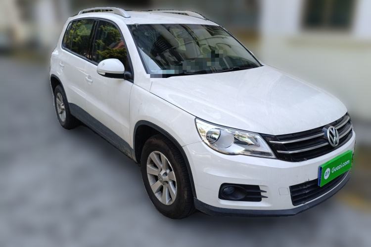 Used Volkswagen Tiguan 2010 1.8 TSI Automatic Two-Wheel Drive Urban Edition Front Right 45 Deg