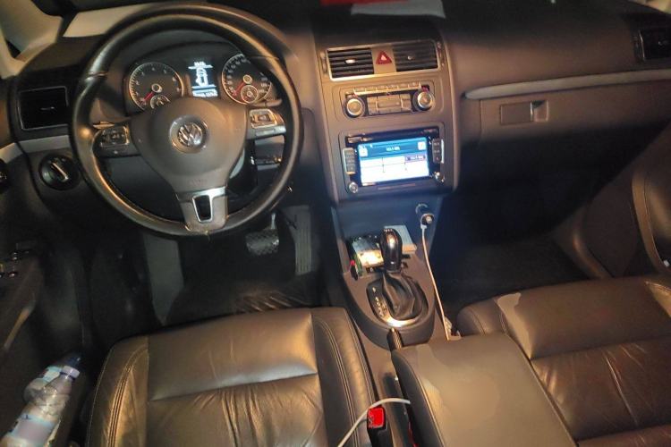 Used Volkswagen Touran 2015 1.4T DSG Luxury Edition 5-Seater
