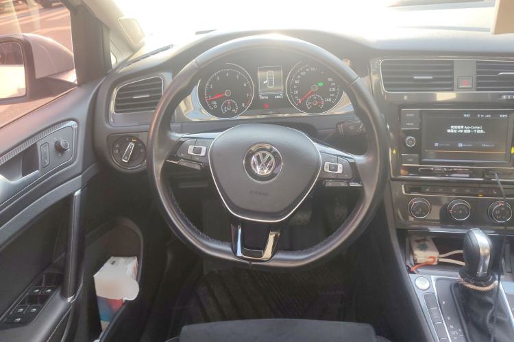 Used Volkswagen Golf 2018 230TSI Automatic Luxury Version Steering Wheel