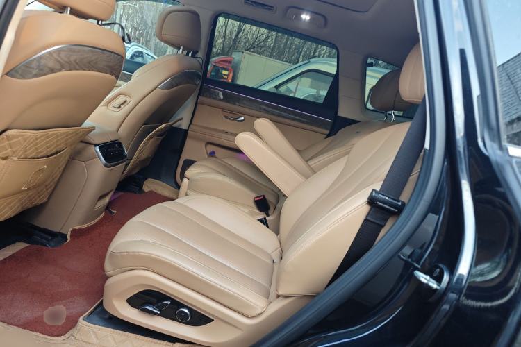 Used Hima AITO M7 2022 1.5T Four-Wheel Drive Luxury Edition Left Rear Seat