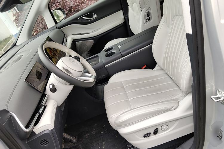 Used VOYAH Dream 2025 PHEV Four-Wheel-Drive Flagship Version – Qiankun Edition Left Front Seat