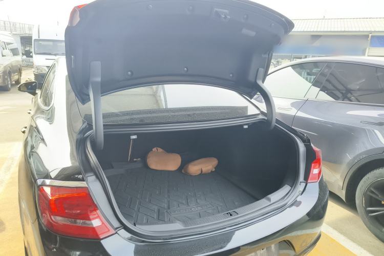 Used Buick LaCrosse 2019 28T Elite Edition Trunk