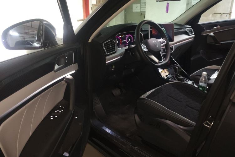 Used Volkswagen Tayron 2024 300TSI Two-Wheel-Drive Luxury Plus Advanced Version Interior 3