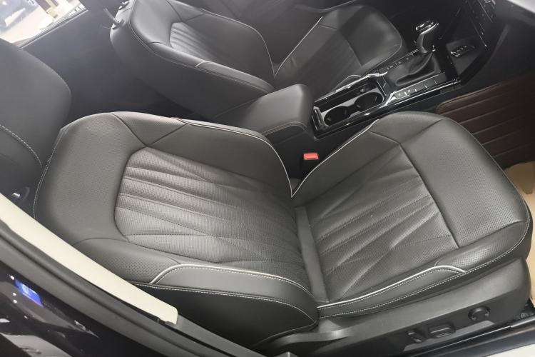 Used Volkswagen Passat 2022 330TSI Starry Luxury Edition Right Front Seat