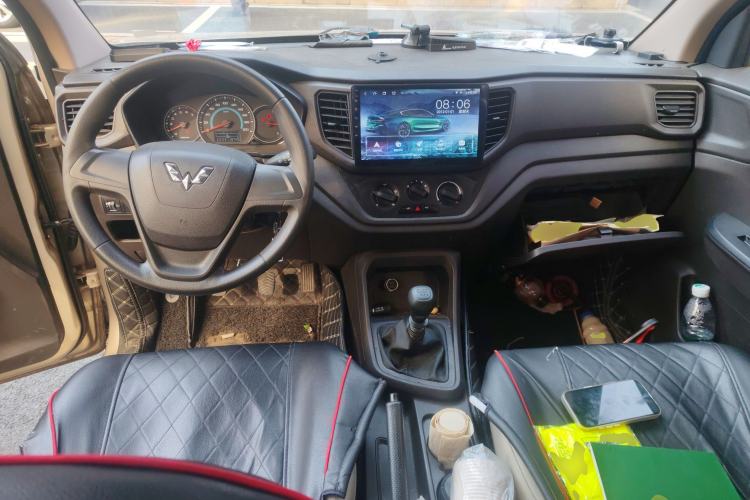 Used Wuling Hongguang V 2019 1.5L Enjoyment Version China VI LAR