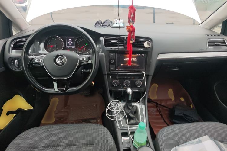 Used Volkswagen Golf 2019 280TSI DSG Comfort Version China VI Standard Center Console