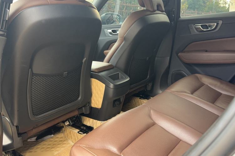 Used Volvo XC60 2023 B5 4x4 Smart Luxury Edition
