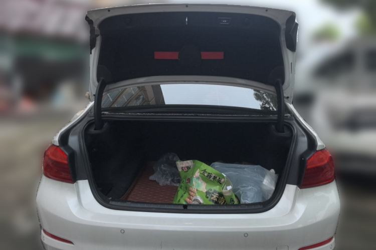 Used BMW 5 Series 2018 Revised Version 530Li Leading Edition Luxury Package Trunk