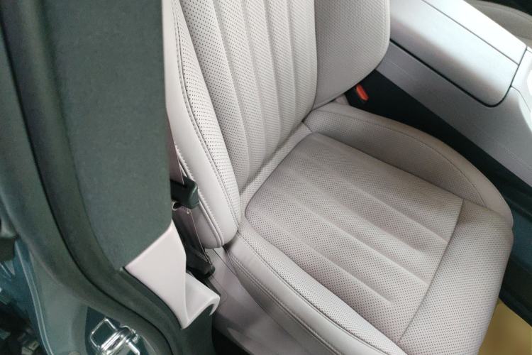 Used ONVO L60 2024 60 kWh Rear-Drive Version
