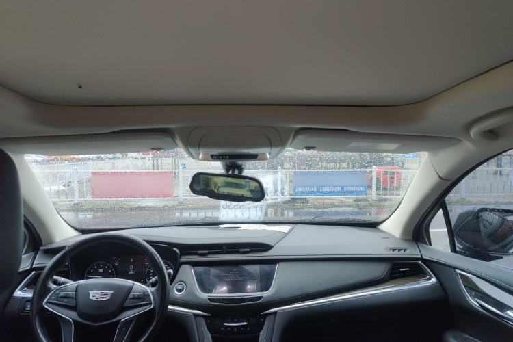 Used Cadillac XT5 2018 25T Luxury Model Headliner