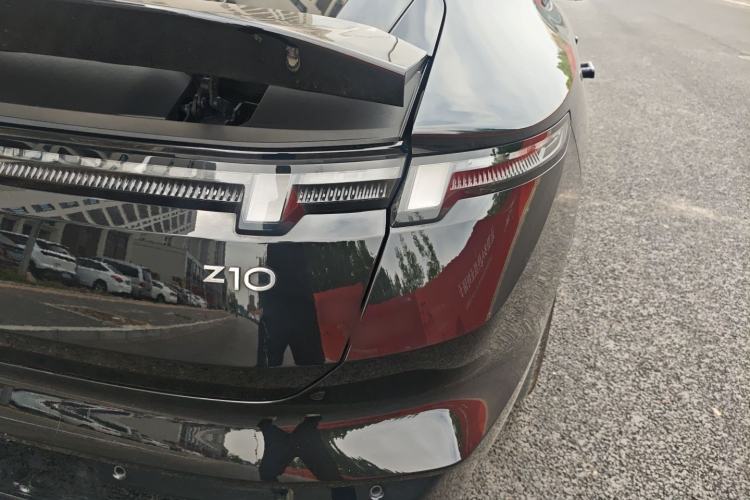 Used Lynk & Co Z10 2025 95 kWh 766 km Range Rear-Wheel Drive Max
