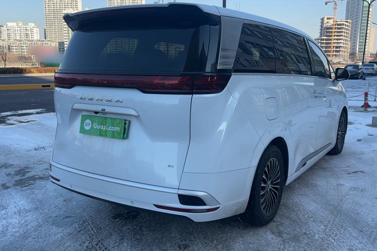 Used Denza D9 2022 EV 620 Prestige Model Exterior 3