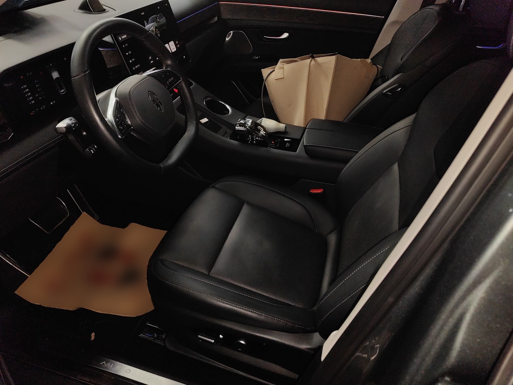 Переднее сиденье в автомобиле