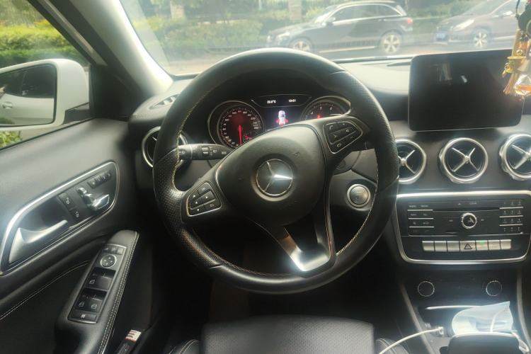 Used Mercedes-Benz GLA 2017 GLA 200 Fashion Model