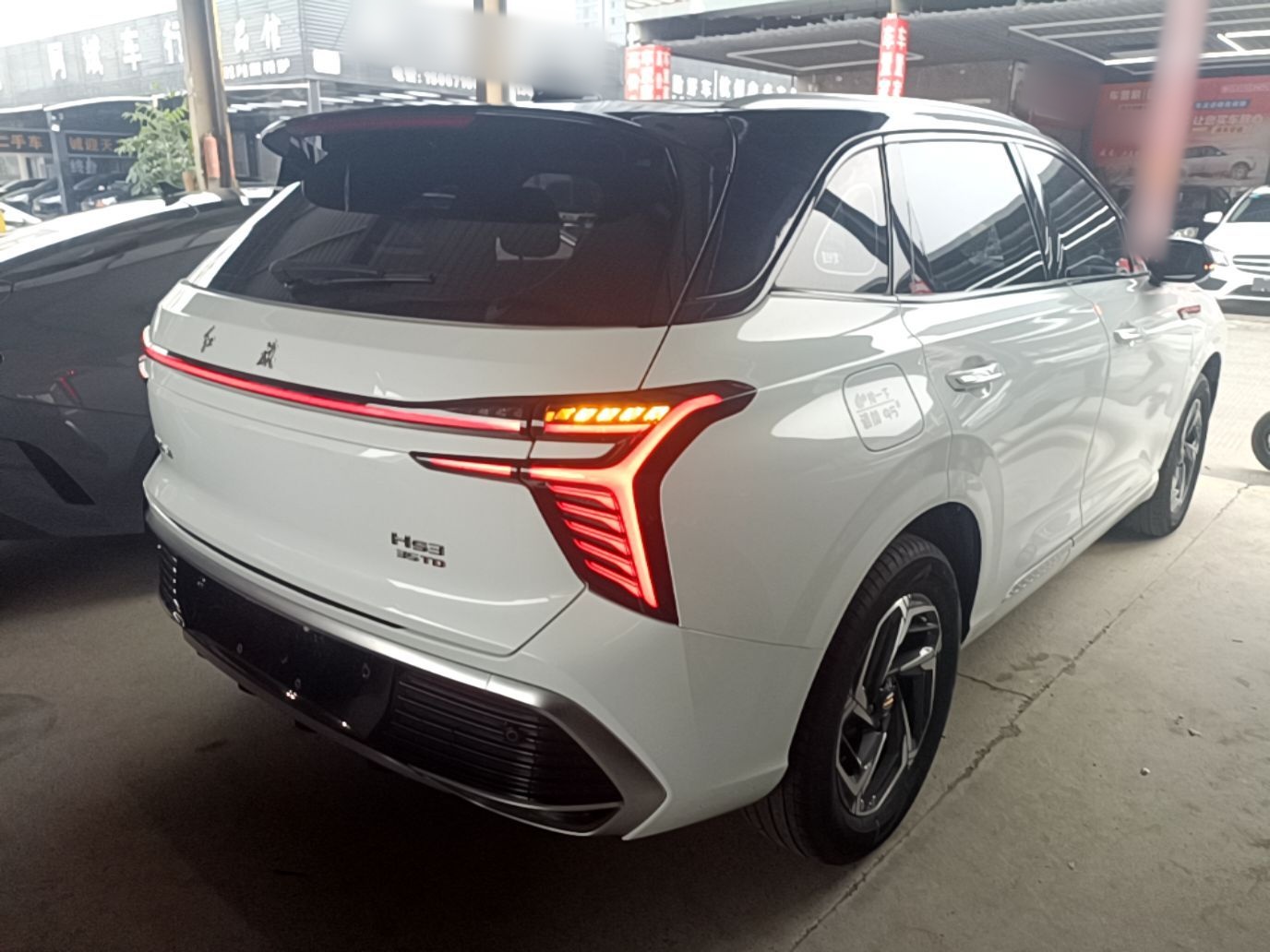 Hongqi HS3 2023 1.5T Two-Wheel Drive Shanwei Edition — снимка 6