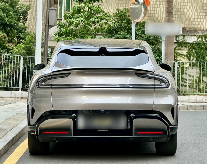 Xiaomi Auto YU7 2025 Ultra-Long Range All-Wheel Drive Pro Version — снимка 16