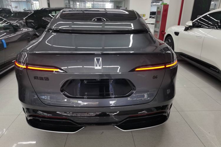 Used Avatr 06 2025 Max All-Electric Version