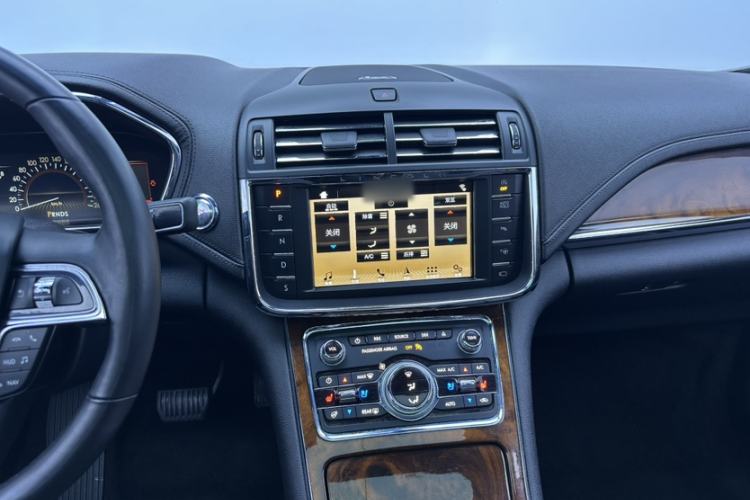 Used Lincoln Continental 2017 2.0T Two-Wheel Drive Prestige Edition Audio And AC Panel