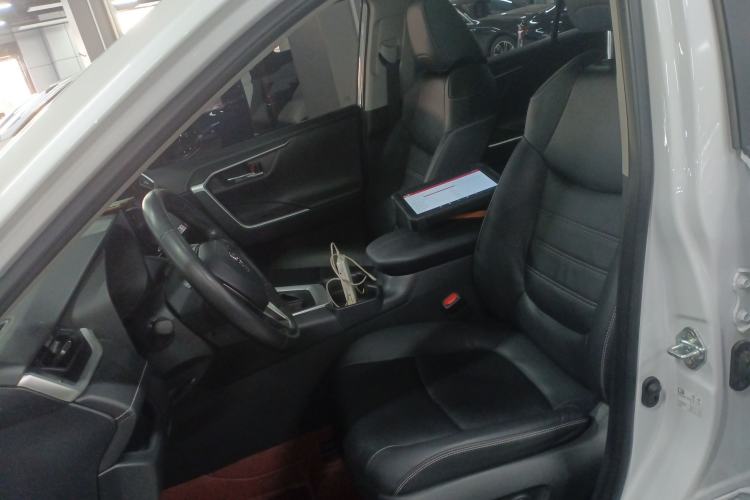 Used Toyota RAV4 2023 2.0L CVT Two-Wheel Drive Fashion Plus Edition
