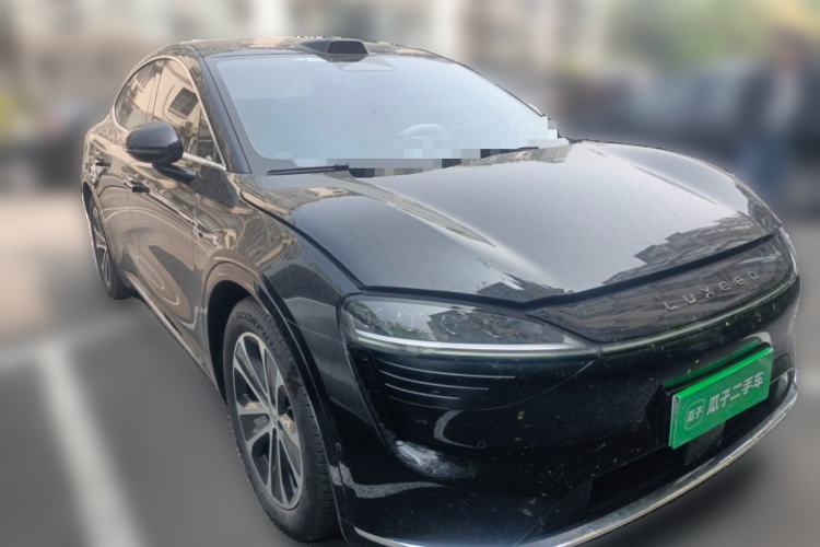 Used Hima Luxeed R7 2024 All-Electric 802 km Max Front Right 45 Deg