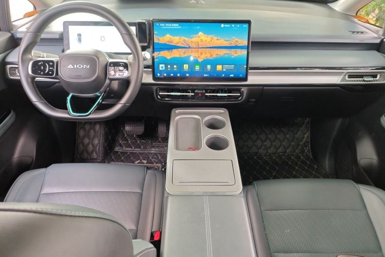 Used AION Y 2023 Younger Star Edition Center Console