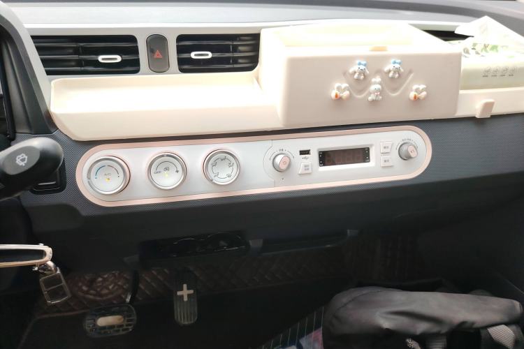 Used Wuling Hongguang MINIEV 2022 Macaron Premium Model – Lithium Iron Phosphate