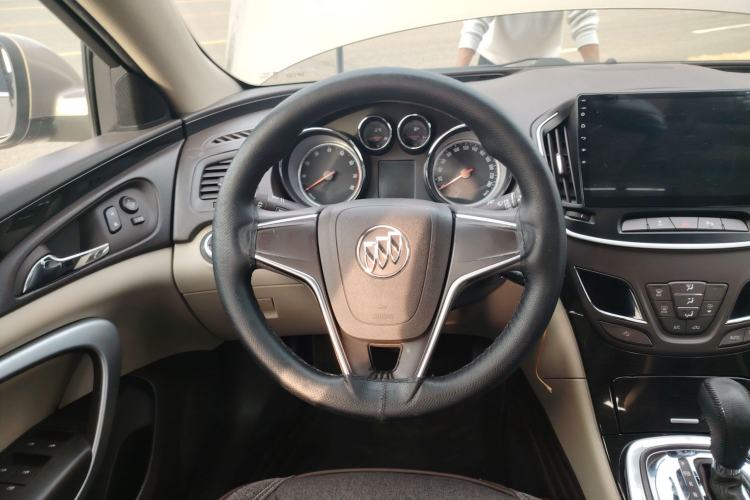 Used Buick Regal 2015 2.0L Leading Fashion Edition