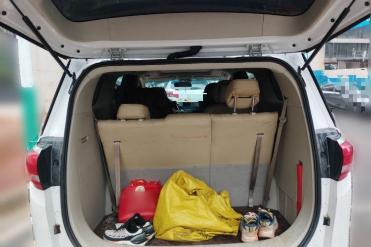 Used Buick GL8 2018 ES 28T Comfort Model China VI Standard Trunk