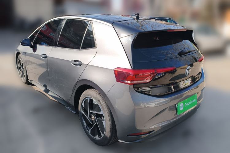 Used Volkswagen ID.3 2024 Outstanding Edition Rear Left 45 Deg