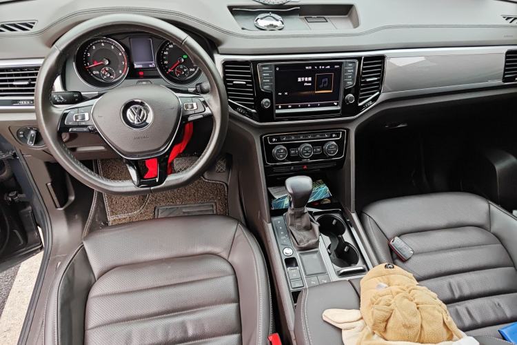 Used Volkswagen Teramont 2017 330TSI Two-Wheel-Drive Luxury Edition Center Console