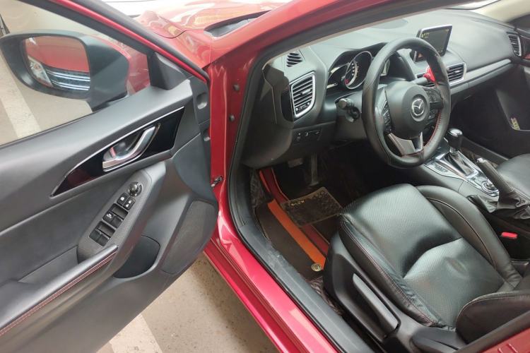 Used Mazda 3 Axela 2014 Sedan 2.0L Automatic Sport Model Driver Seat