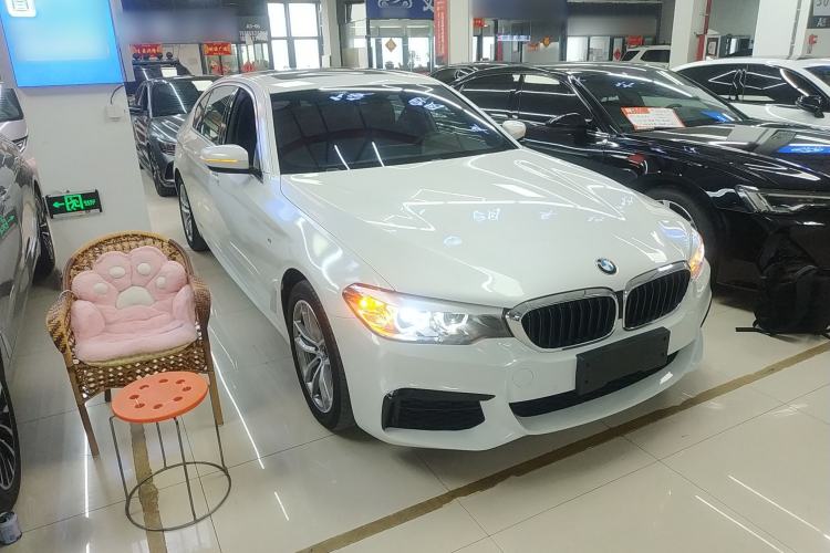 Used BMW 5 Series 2020 525Li M Sport Package Front Right 45 Deg