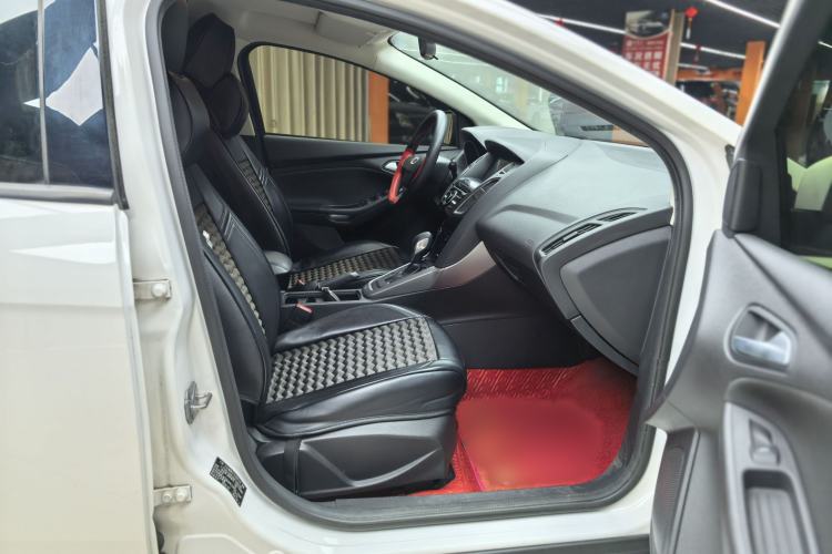 Used Ford Focus 2018 Hatchback Classic 1.6L Automatic Comfort Plus SmartDrive Edition
