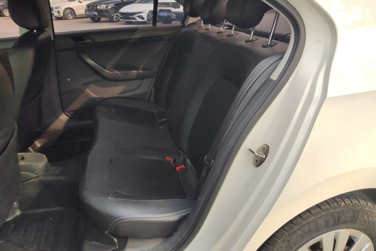 Used Volkswagen Santana 2016 1.6L Automatic Fashion Edition
