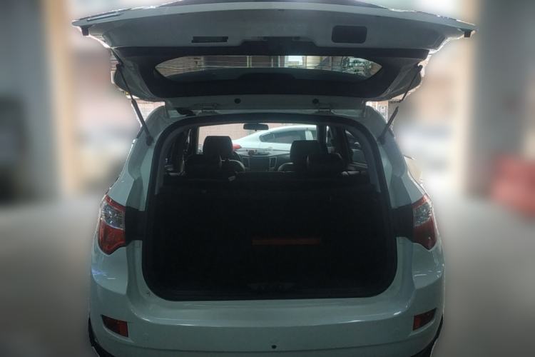 Used CHANGAN CS35 2014 1.6L Automatic Luxury Model China IV Standard Trunk