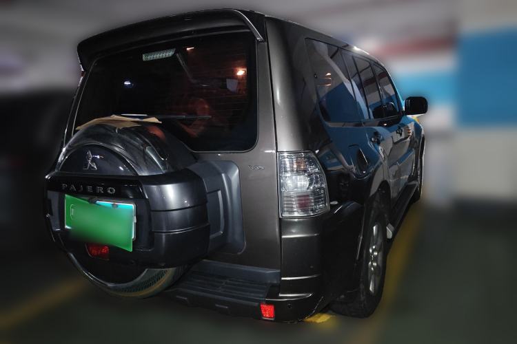 Used Mitsubishi Pajero 2015 3.0L Automatic Luxury Version China IV Standard