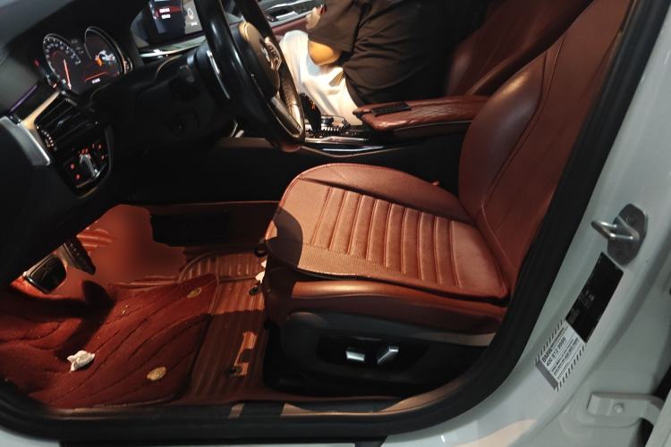 Used BMW 5 Series 2018 Restyled 530Li Luxury Edition M Sport Package Left Front Seat