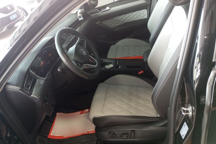 Used Volkswagen Magotan 2023 2 Million Units Limited Edition 330TSI DSG Leading Version Left Front Seat