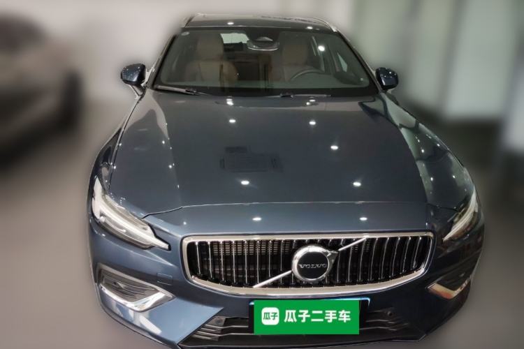 Used Volvo V60 2024 B5 Zhiyuan Luxury Edition Front