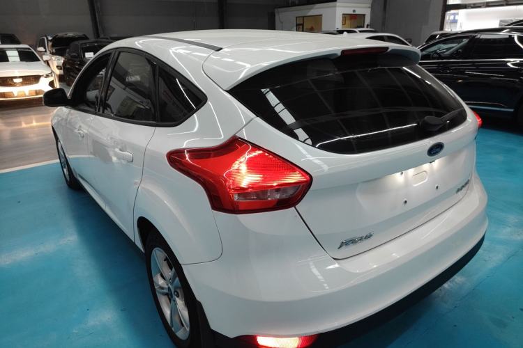 Used Ford Focus 2018 Hatchback Classic 1.6L Automatic Comfort Plus SmartDrive Edition Rear Left 45 Deg