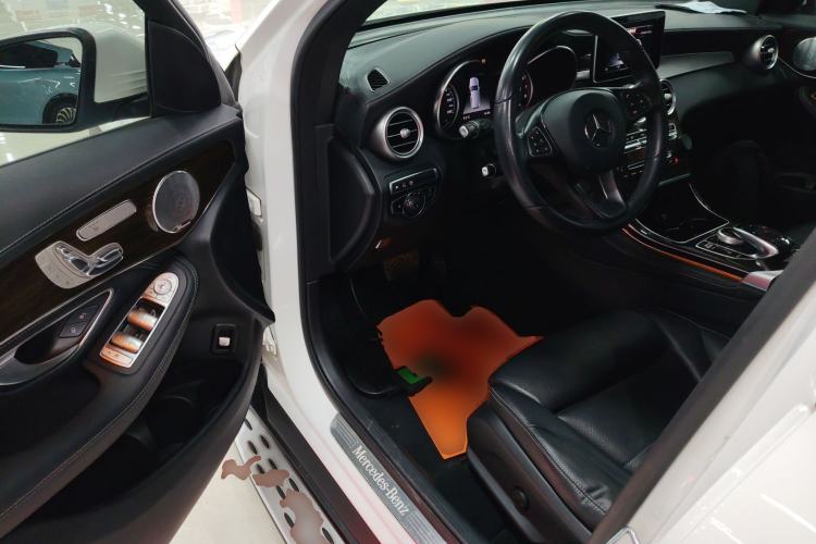 Used Mercedes-Benz GLC 2019 Facelift GLC 260 L 4MATIC Luxury Model
